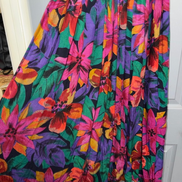 Floral Pleated Maxi Skirt — Multi Color - Picture 6 of 8